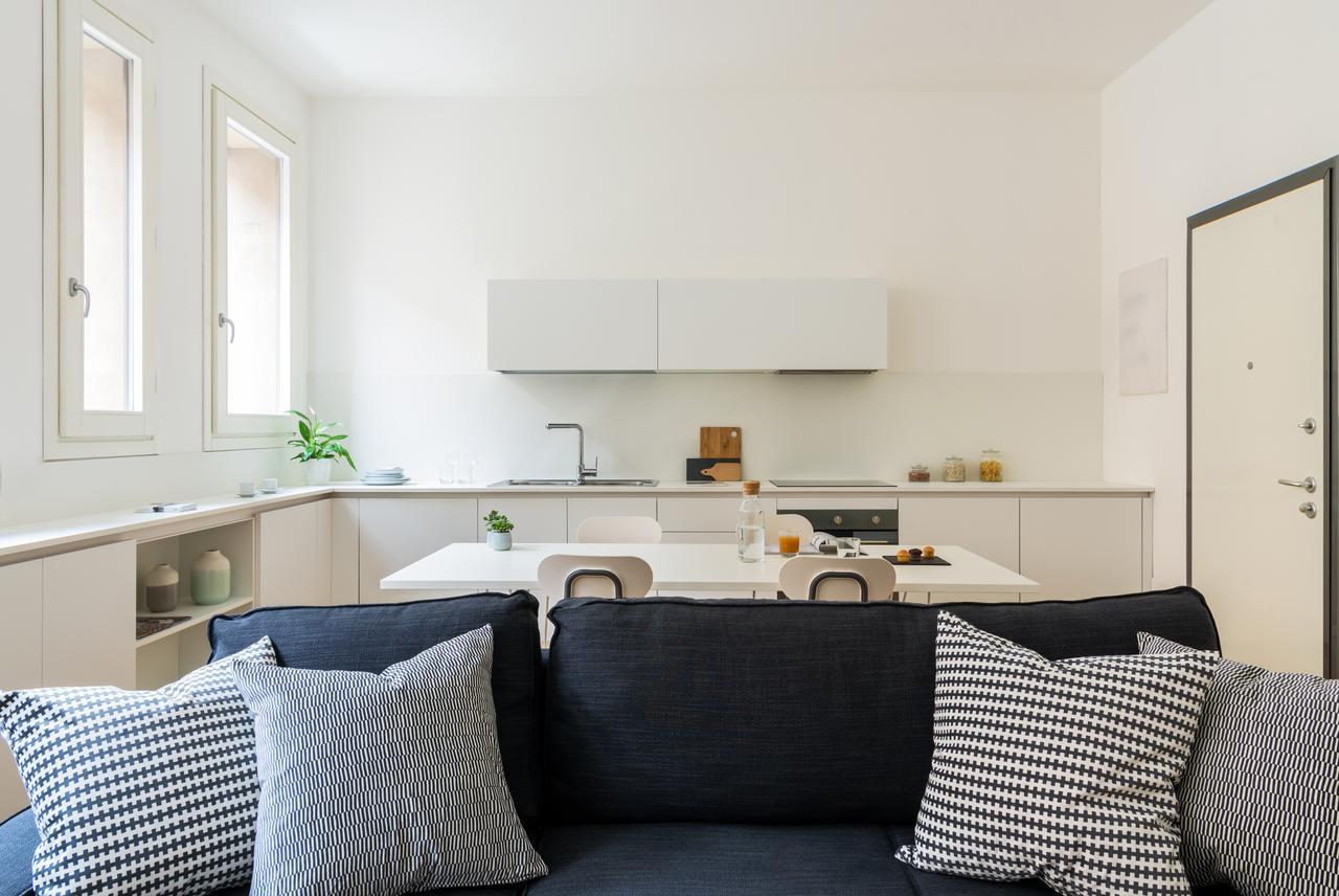 Altido Lovely 1-Bed Flat With Balcony & Free Parking Милан Экстерьер фото